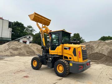Bán xúc lật 1 khối - đổ cao 3.2m mới tinh Bán xúc lật 1 khối - đổ cao 3.2m mới tinh