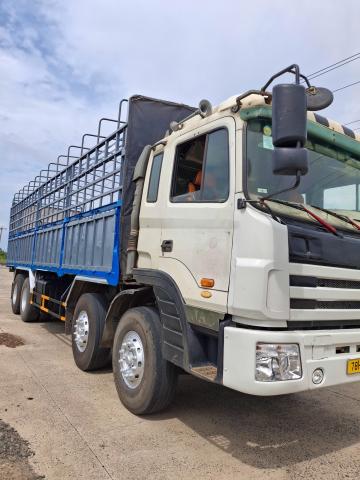 Cần bán jac 4 chân sx 2011 1 chủ mua mới cầu dầu lốp đẹp 80% ae cần lh 0869997832