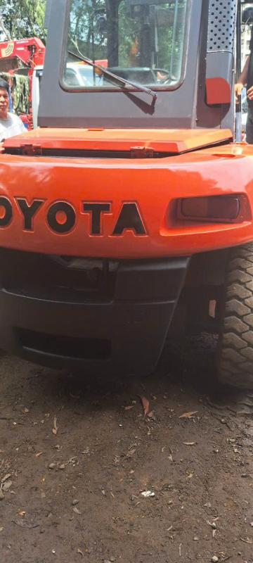Cần bán xe nâng Toyota 7 tấn