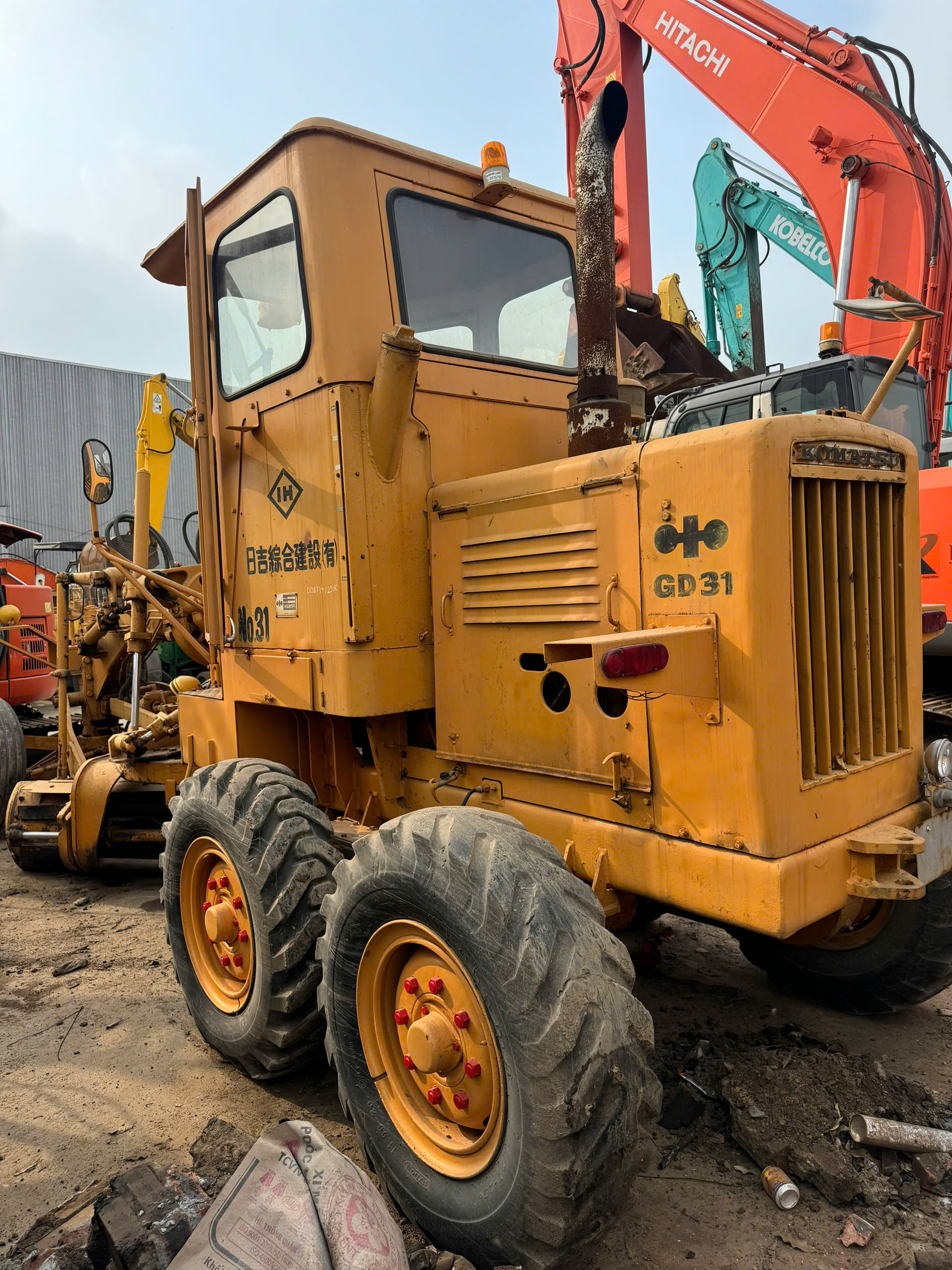 ban may san gat komatsu gd31