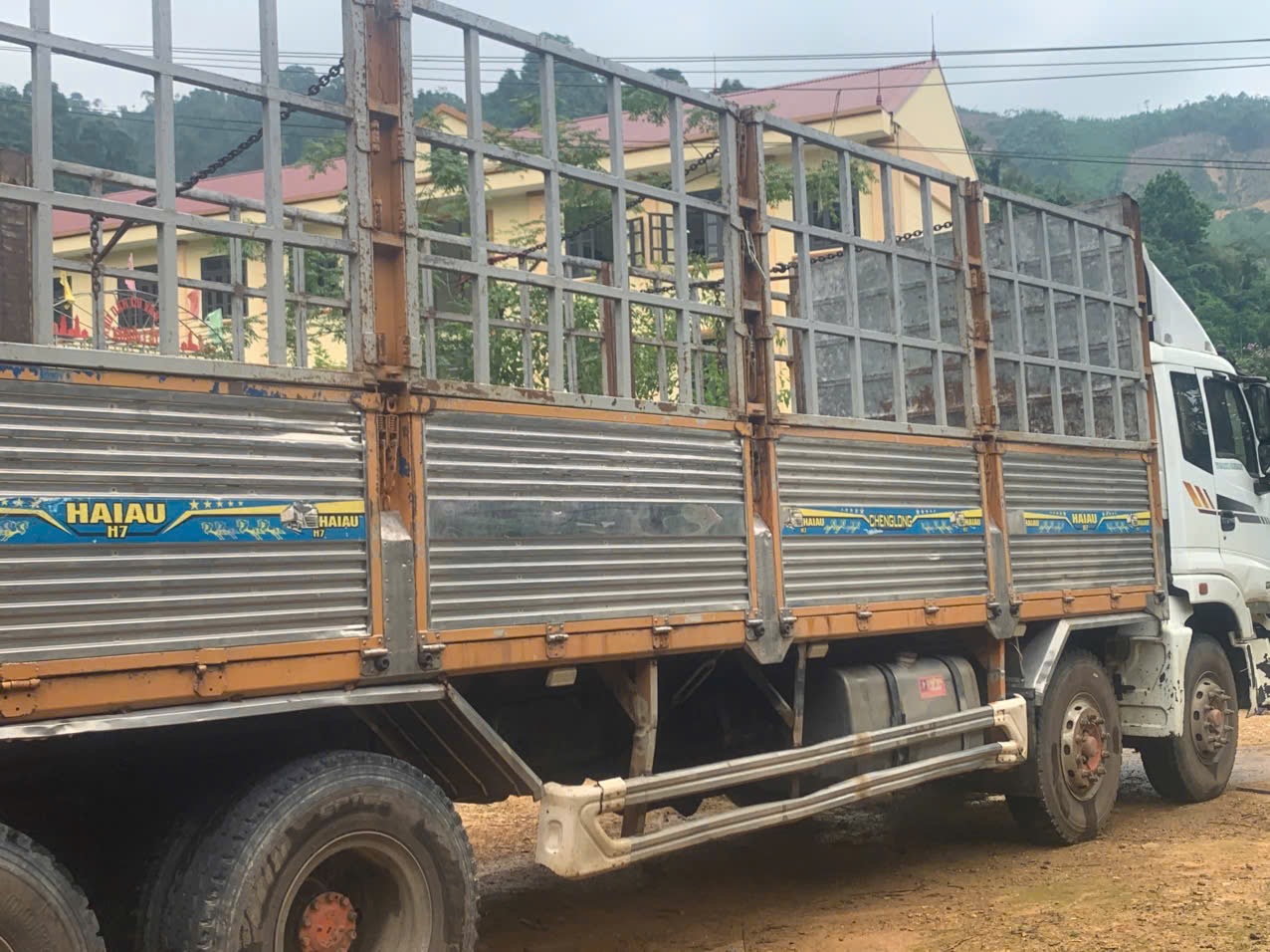 ban xe tai thaco auman sx2015