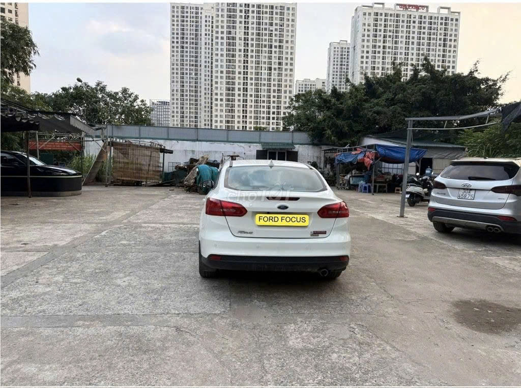 ford focus 1.5at trang