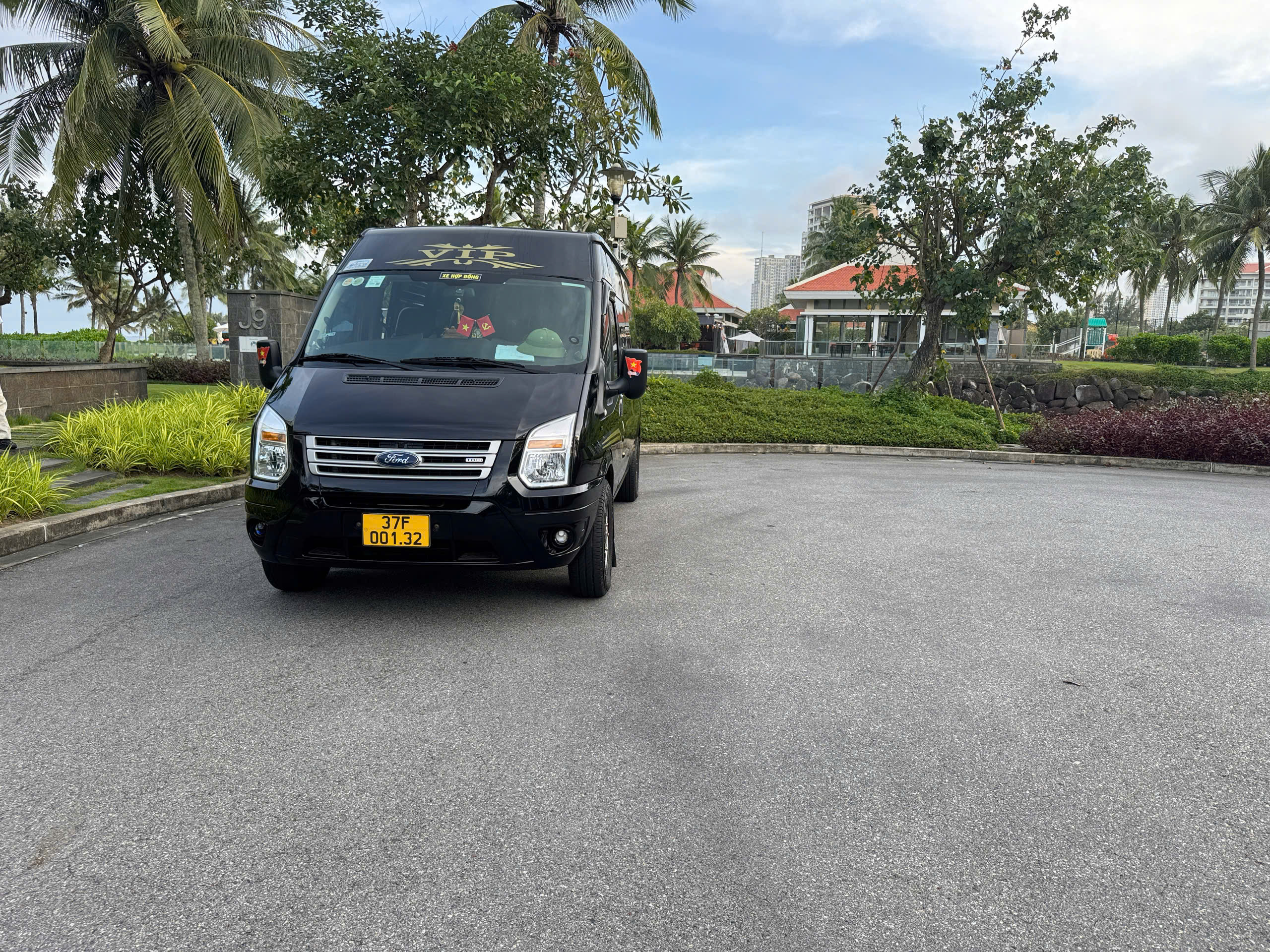 gia dinh chuyen nha vao da nang sinh song can ban xe for transit doi 2021