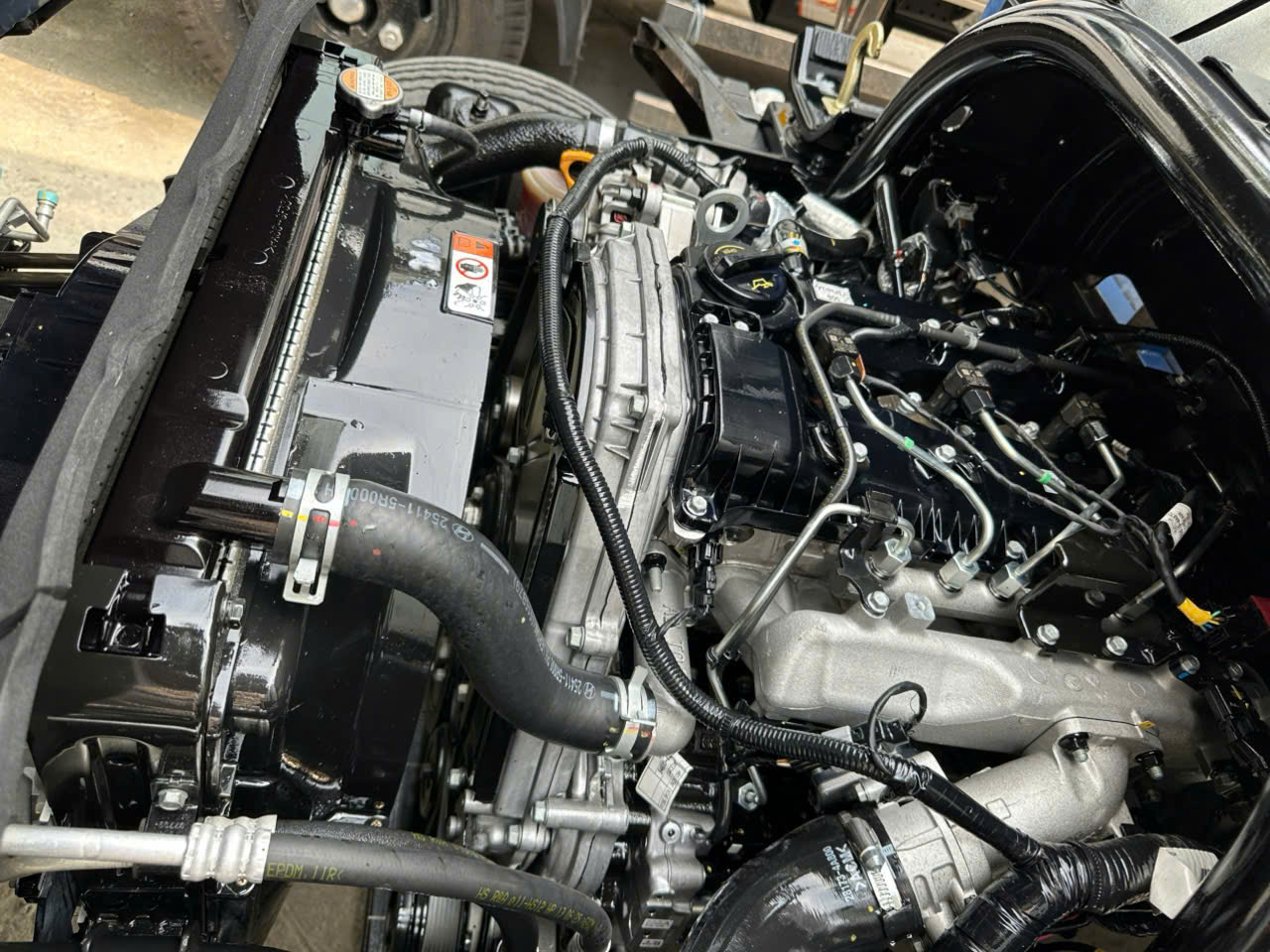 hang nong xe luot hyundai n250sl 2025
