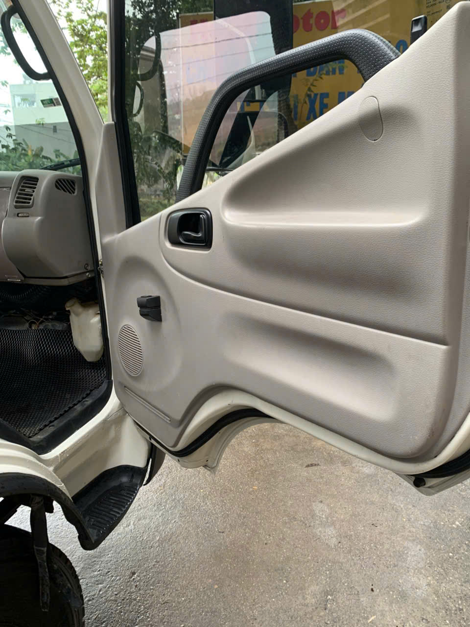 hino ,,sx 2018,,tai 3t5,,,,thung dai 5m7