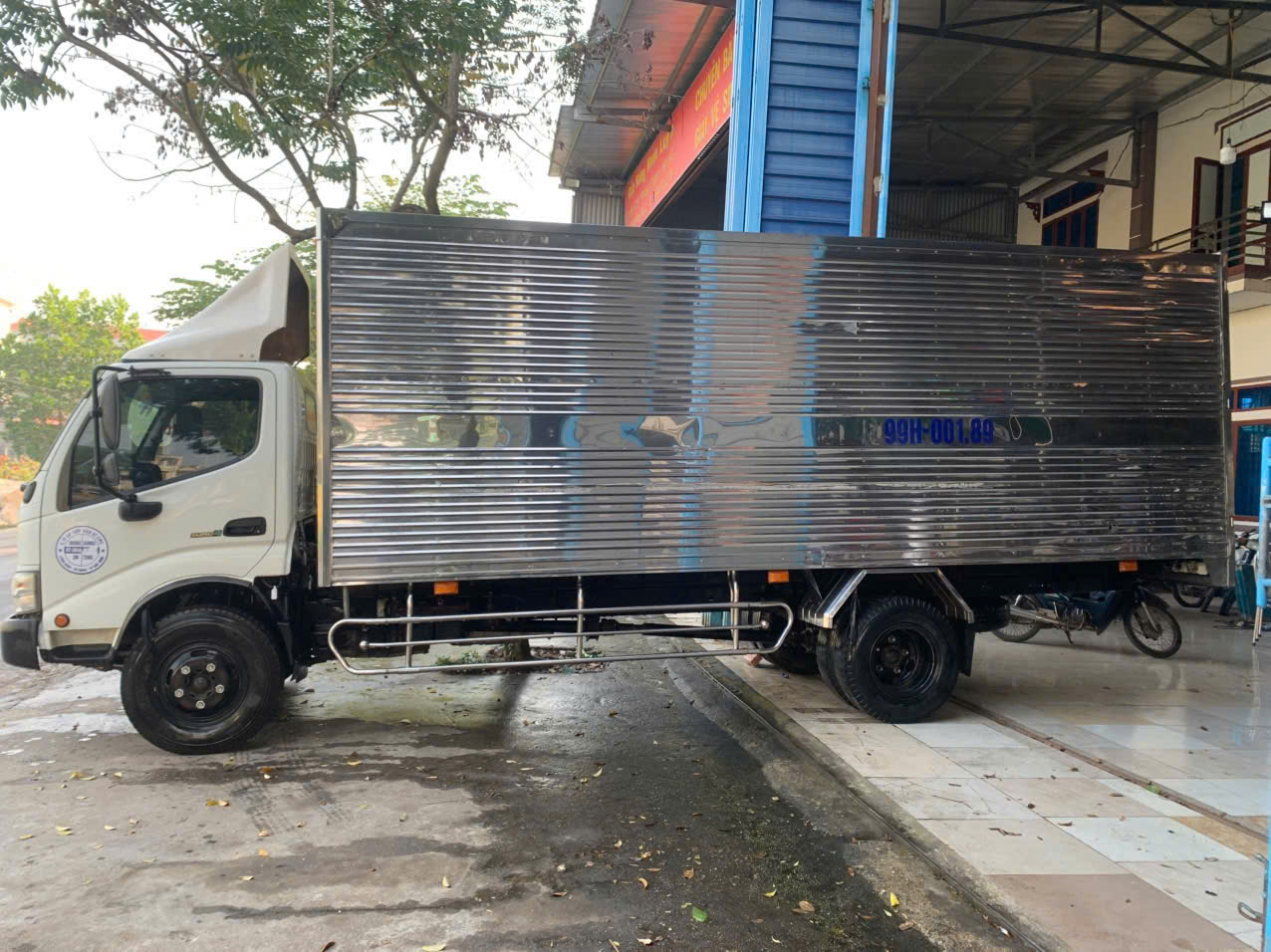 hino ,,sx 2018,,tai 3t5,,,,thung dai 5m7