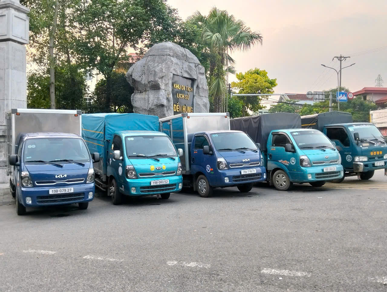 nha xe hung giang nhan cho hang va thao gio nha cua tron goi