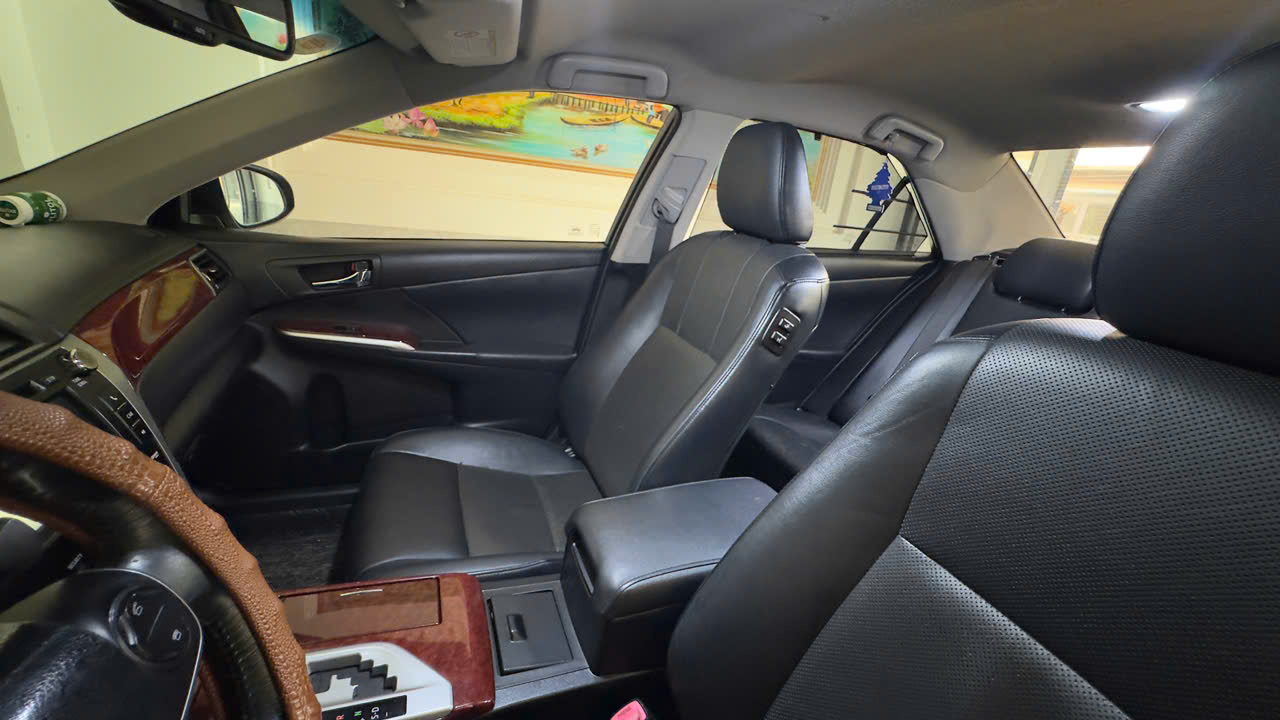 toyota camry 2.5q  2014 bac 135.000 km
