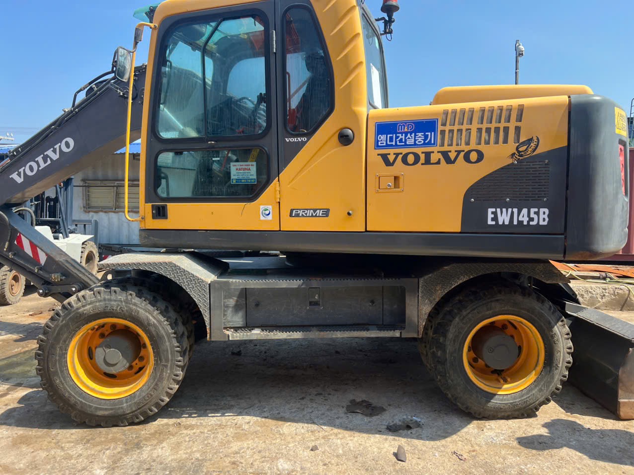 volvo  ew145b/2015  chat luong cao